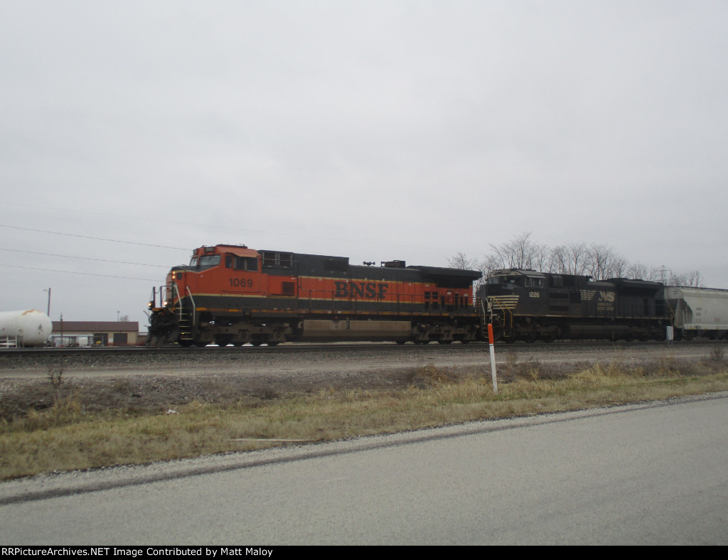 BNSF 1069